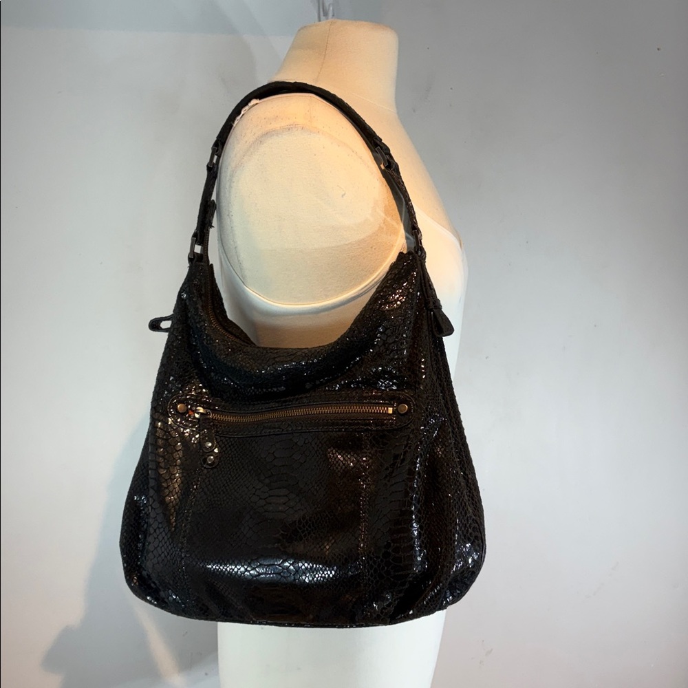 Perlina Snakeskin Embossed Black Hobo Shoulder Bag | Slouchy Boho Zip Purse